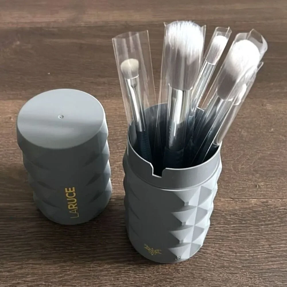 LARUCE Beauty - Christine - Makeup Brush Set With Holder - New!